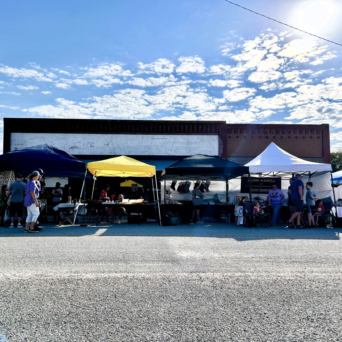 many vendors under tents